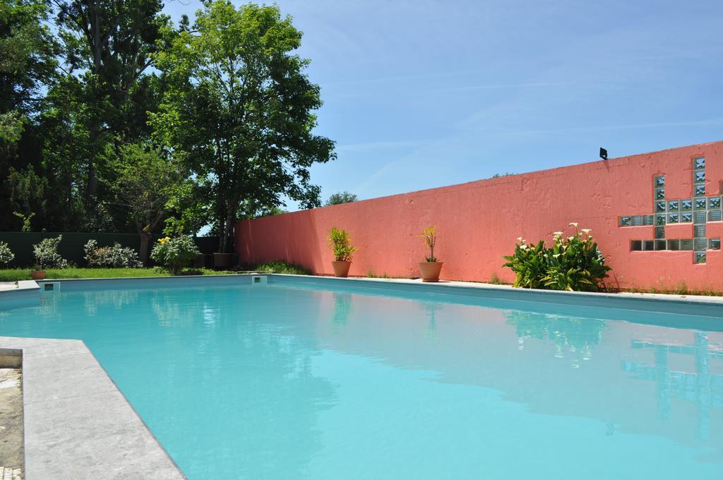 Les Longchamps Bed & Breakfast Neuille Exterior photo